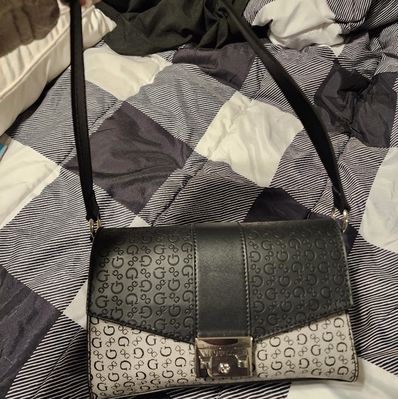 Guess Logo Handbag - Picture 2 of 5